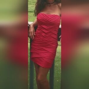 Excellent condition strapless dress. Size xs-small.